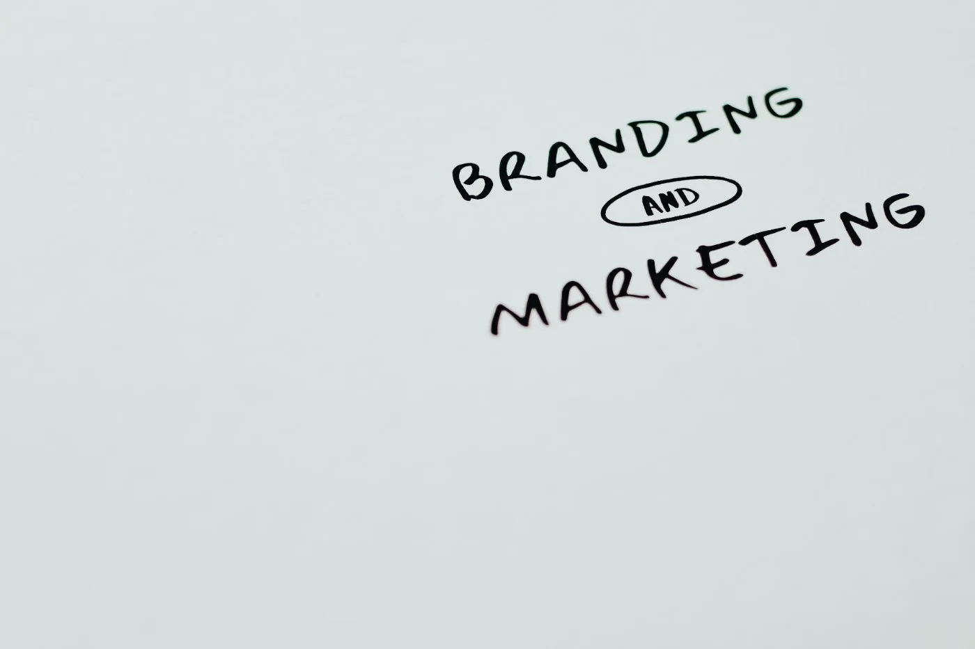 Brand Identity Sederhana untuk Bisnis Kecil: Mulai dari Mana?